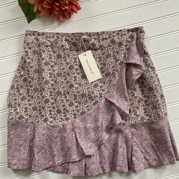 Sundance Dresses & Skirts - Sim&Sam Mini Skirt